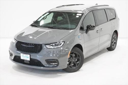 2025 Chrysler Pacifica Hybrid Premium S Appearance Pkg