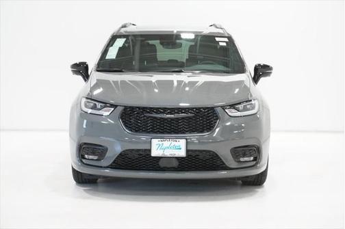 2025 Chrysler Pacifica Hybrid Premium S Appearance Pkg