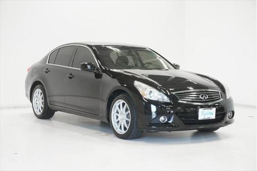 2013 INFINITI G37x Base