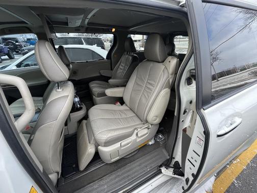 2011 Toyota Sienna Limited