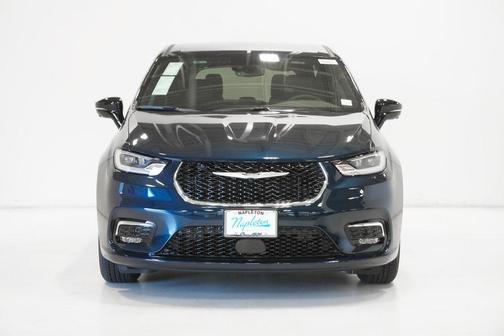 2025 Chrysler Pacifica L