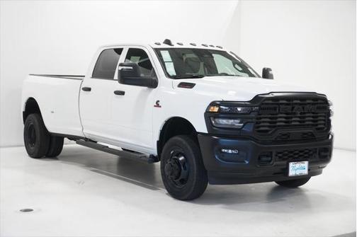 2025 RAM 3500 Tradesman Crew Cab 4x4 8' Box