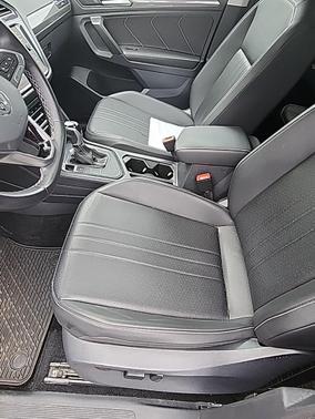 Deep Black 2023 Volkswagen Tiguan 2.0T SE