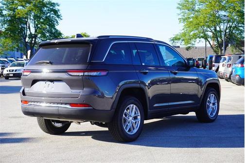2024 Jeep Grand Cherokee Laredo