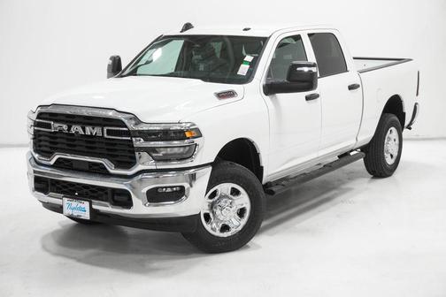 2026 RAM 2500 Tradesman Crew Cab 4x4 6'4' Box
