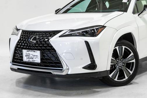 Eminent White Pearl 2024 Lexus UX 250h Base