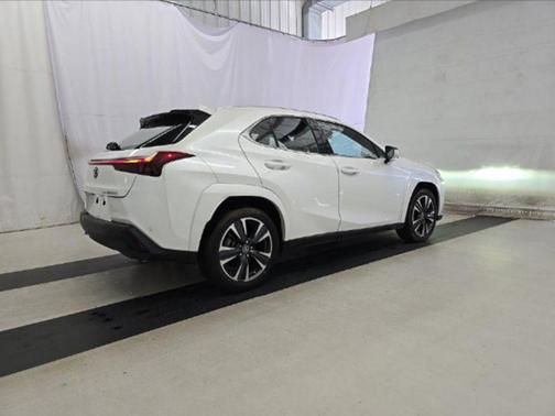 Eminent White Pearl 2024 Lexus UX 250h Base