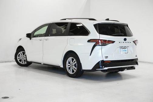 2023 Toyota Sienna XSE 7 Passenger