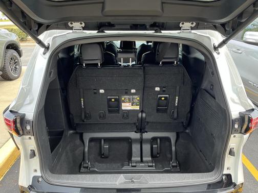 2023 Toyota Sienna XSE 7 Passenger