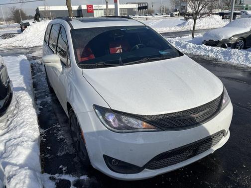 2020 Chrysler Pacifica Red S Edition