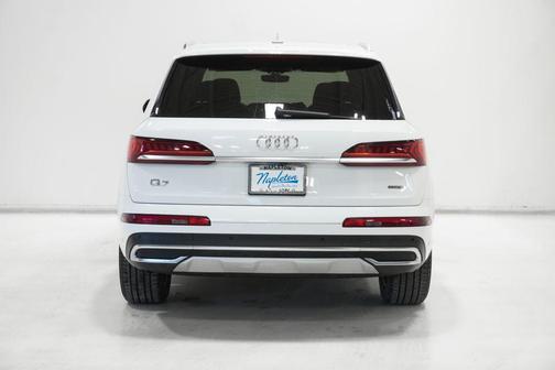2022 Audi Q7 45 Premium Plus