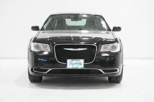 2019 Chrysler 300 Touring