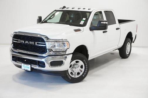 2025 RAM 2500 Tradesman Crew Cab 4x4 6'4' Box