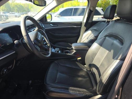 Diamond Black Crystal Pearlcoat 2023 Jeep Grand Cherokee Limited