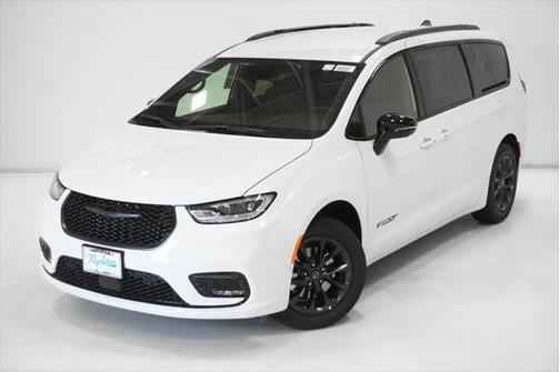 2025 Chrysler Pacifica L
