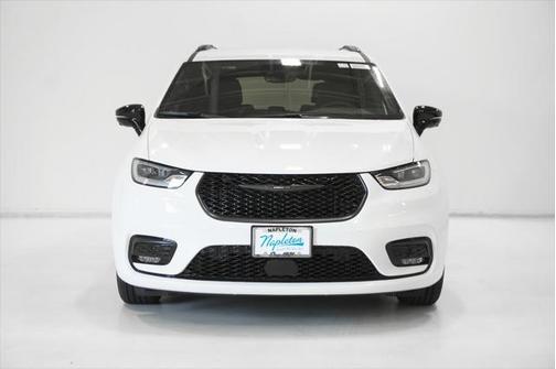 2025 Chrysler Pacifica L