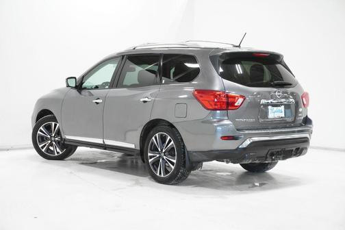 2017 Nissan Pathfinder Platinum