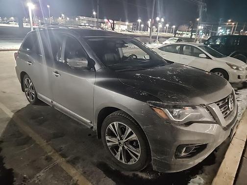 2017 Nissan Pathfinder Platinum