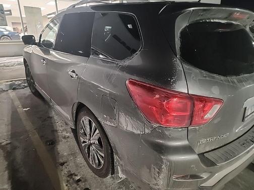 2017 Nissan Pathfinder Platinum