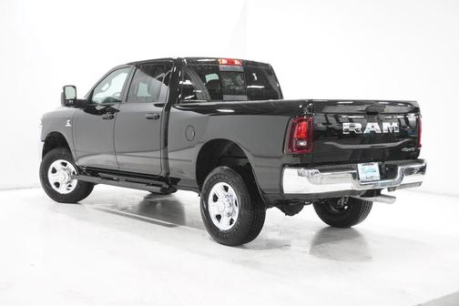 2026 RAM 2500 Tradesman Crew Cab 4x4 6'4' Box