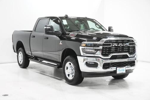 2026 RAM 2500 Tradesman Crew Cab 4x4 6'4' Box