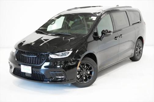 2025 Chrysler Pacifica L
