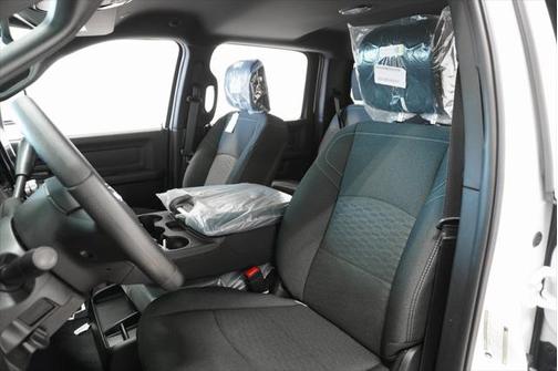 2025 RAM 3500 Tradesman Crew Cab 4x4 8' Box