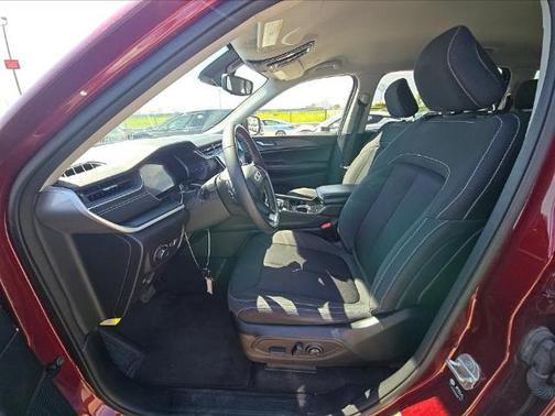 Velvet Red Pearlcoat 2023 Jeep Grand Cherokee L Laredo