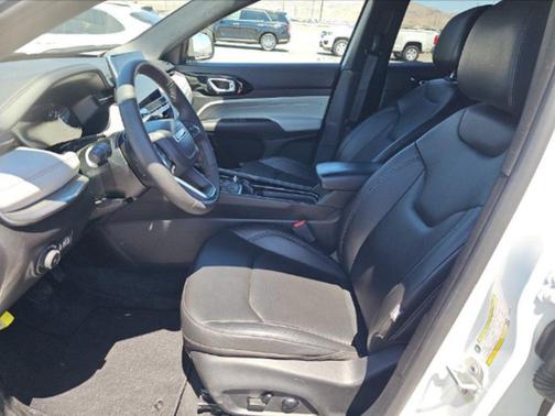 Bright White Clearcoat 2025 Jeep Compass Limited