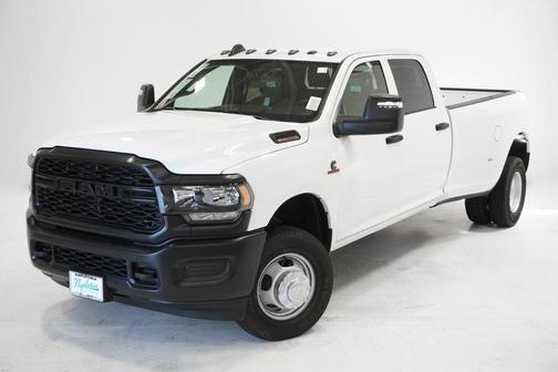 2024 RAM 3500 Tradesman Crew Cab 4x4 8' Box
