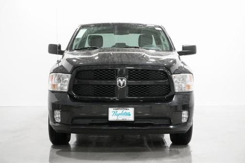 Photo 3 of 26 of 2018 RAM 1500 Express
