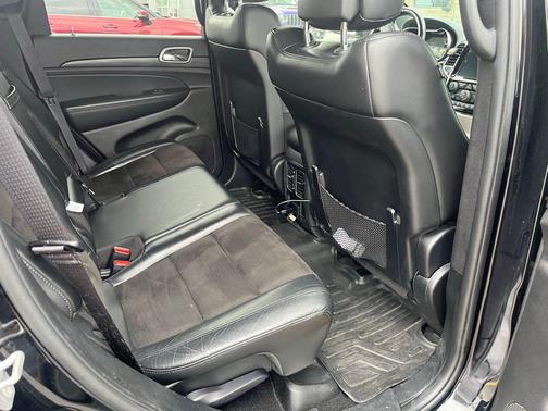 Diamond Black Crystal Pearlcoat 2021 Jeep Grand Cherokee Altitude