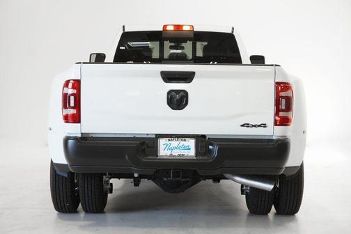 2024 RAM 3500 Tradesman Crew Cab 4x4 8' Box