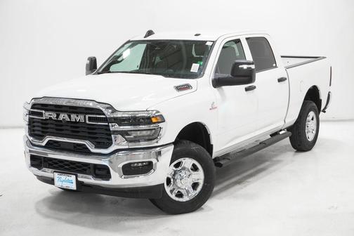2026 RAM 2500 Tradesman Crew Cab 4x4 6'4' Box