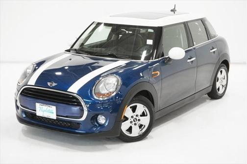 2017 MINI Hardtop Cooper