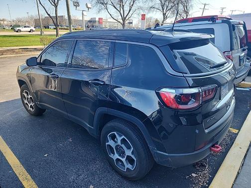 Diamond Black Crystal Pearlcoat 2022 Jeep Compass Trailhawk