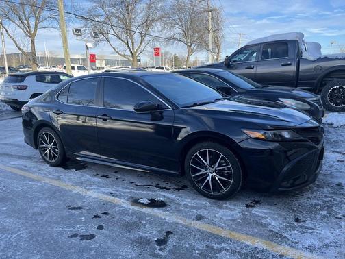 2023 Toyota Camry SE