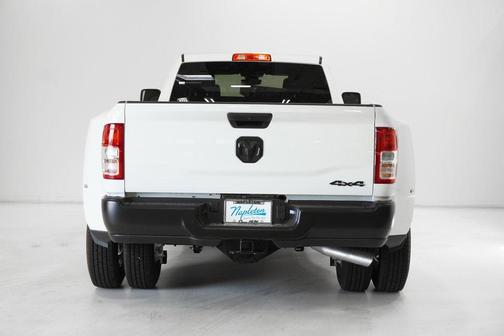 2024 RAM 3500 Tradesman Crew Cab 4x4 8' Box