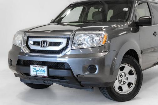 Polished Metal Metallic 2011 Honda Pilot LX
