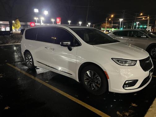 2023 Chrysler Pacifica Hybrid Limited