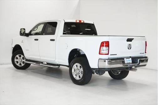2023 RAM 3500 Big Horn Crew Cab 4x4 6'4' Box