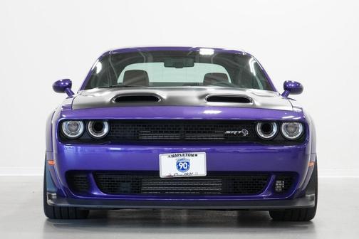Photo 3 of 39 of 2019 Dodge Challenger SRT Hellcat
