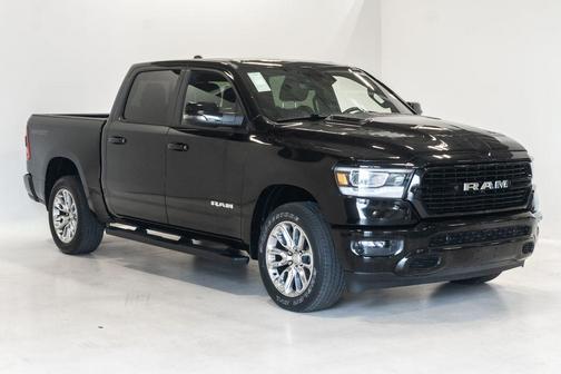 Diamond Black Crystal Pearlcoat 2023 RAM 1500 Laramie