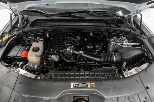 Bright White Clearcoat 2024 Jeep Grand Cherokee Laredo