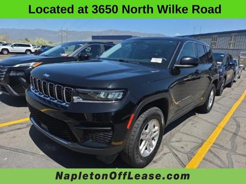 Diamond Black Crystal Pearlcoat 2024 Jeep Grand Cherokee Laredo