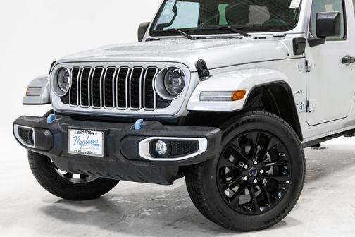 Silver Zynith Clearcoat 2024 Jeep Wrangler 4xe Sahara