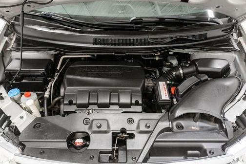 Alabaster Silver Metallic 2011 Honda Odyssey Touring