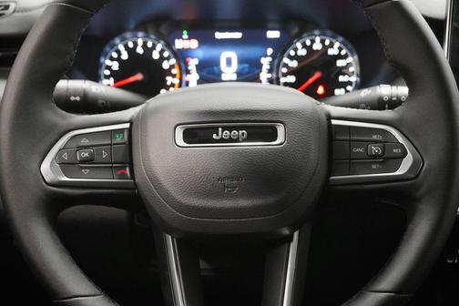 Hydro Blue Pearlcoat 2026 Jeep Compass Latitude