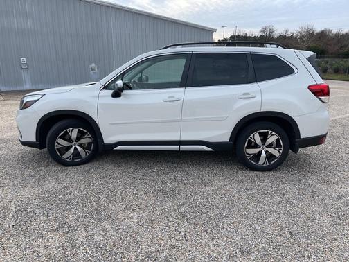 Photo 5 of 11 of 2020 Subaru Forester Touring
