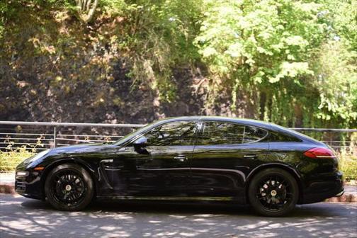 2015 Porsche Panamera 4